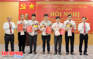 Lộc Quang công bố Nghị quyết của HĐND xã về việc sắp xếp,...